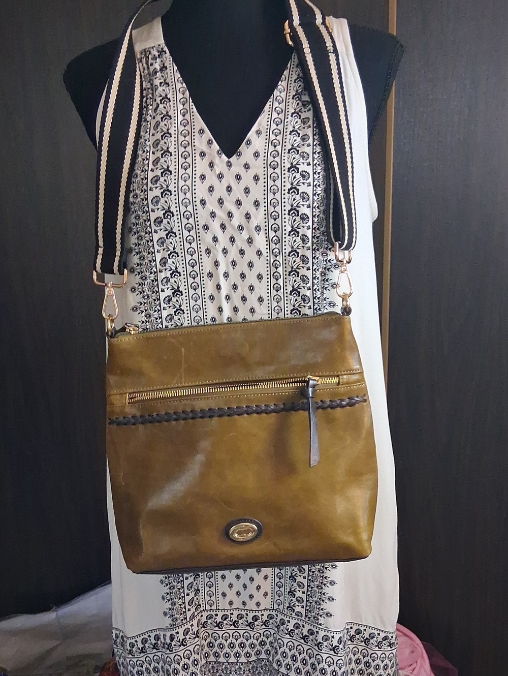 Tignanello-Leather Crossbody Bag in Olive Green with Adjustable Strap